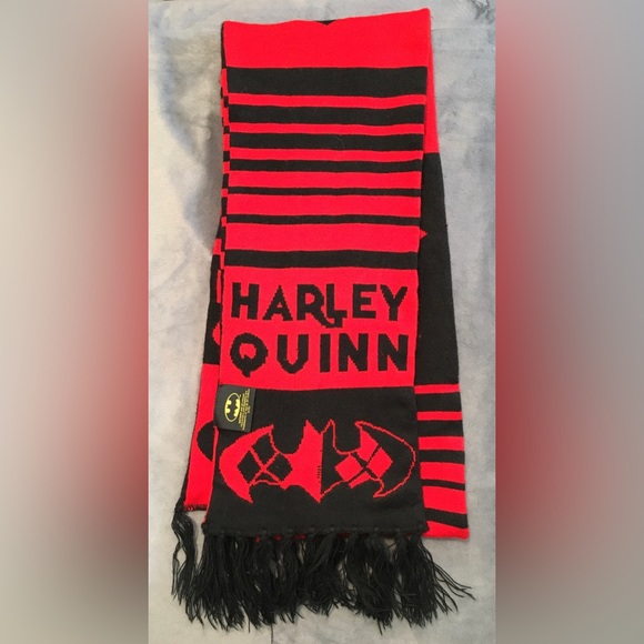 DC Comics - Harley Quinn Black And Red Knit Scarf With Fringe Detail - O/S - Picture 2 of 5